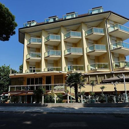 Hotel Bamar Пинарелла Экстерьер фото