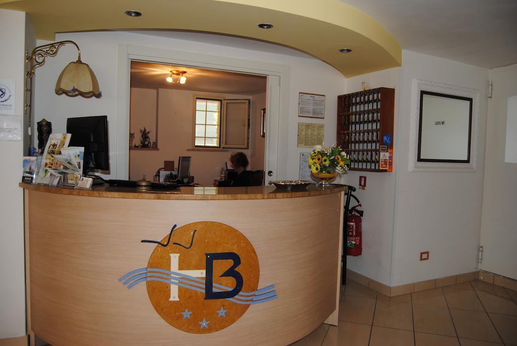 Hotel Bamar Пинарелла Экстерьер фото