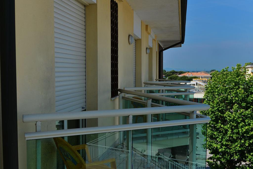 Hotel Bamar Пинарелла Экстерьер фото